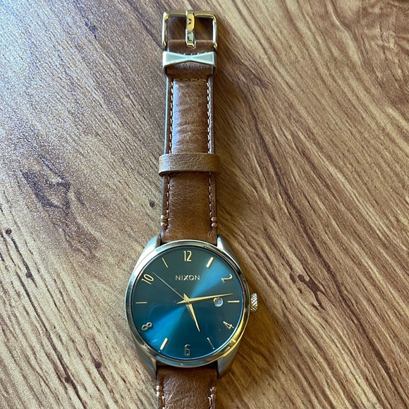 Nixon Brown Leather Strap Watch - Picture 3 of 4